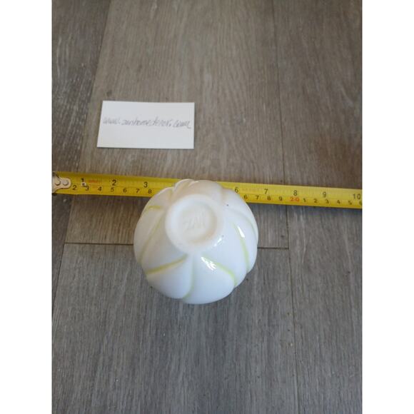 Vase - Picture 3 of 3